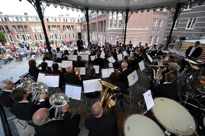 Harmonie Oranje Wouw start jubileumjaar met feestelijk Nieuwjaarsconcert