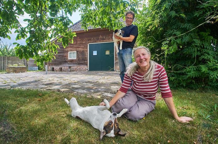 Sandra Schreurs (55) en Winfried de Luij (56) laten graag aan andere mensen zien wat voor duurzame mogelijkheden er zijn voor hun woning.