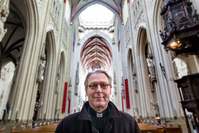 Monseigneur De Korte in de Sint-Jan van Den Bosch.