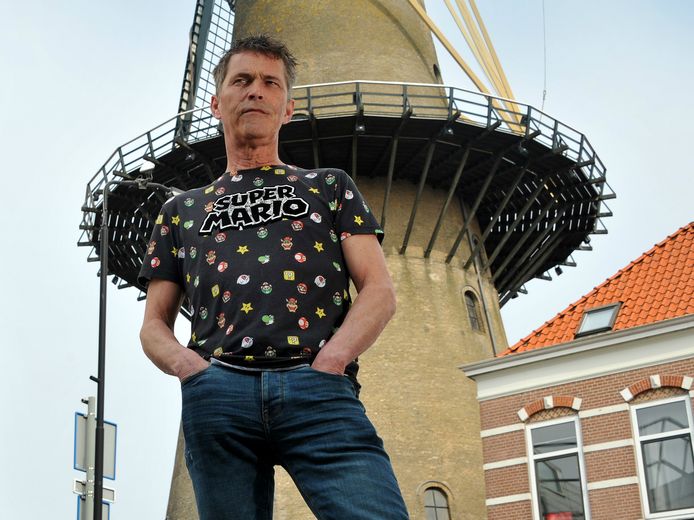 Peter M. van der Linden.