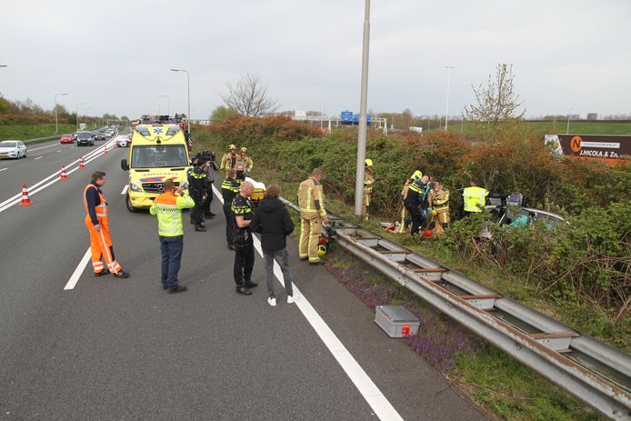 Op de A4 heeft woensdagmiddag 28 april een eenzijdig ongeval plaatsgevonden.