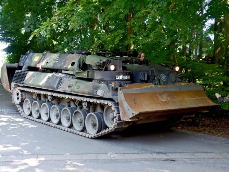 Bejaarde Duitser heeft tank uit WO2 in kelder staan