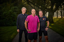 Pascal Vermeulen (midden) is er klaar voor. Hij loopt zondag met zijn hardloopvrienden Jelle Hamersma (links) en Remco van Krieken alsnog de kwart marathon uit.