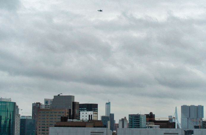 Een helikopter hing enige tijd in de lucht na de melding.