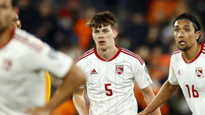 Droomavond voor Niels Hartman na debuut voor Gibraltar in de Kuip: ‘Heel indrukwekkend’