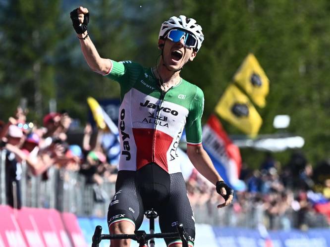 Italiaans kampioen Zana wint bergetappe na lange vlucht, Roglic doet enkel Almeida kraken