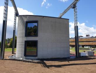 Wereldprimeur: 3D-betonprinter bouwt voor het eerst huis met twee verdiepingen
