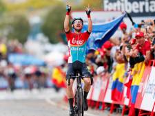 Andreas Kron draagt zege in verregende Vuelta-rit op aan overleden ploeggenoot, schaafwonden bij Primoz Roglic na val