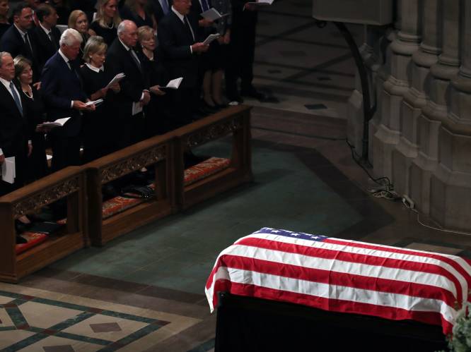 Bizar: 'God Save the Queen' op begrafenis John McCain?
