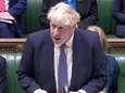 Boris Johnson geeft toe "illegaal tuinfeest" te hebben bijgewoond tijdens lockdown en biedt excuses aan