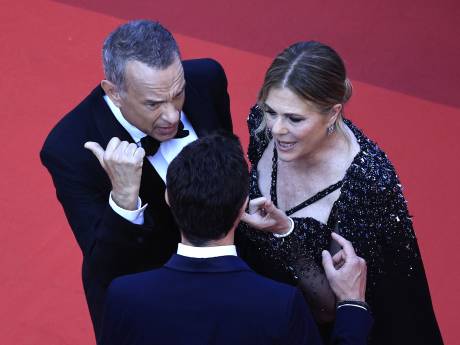 Discussion animée sur le tapis rouge: Rita Wilson révèle ce qu’il s’est réellement passé avec Tom Hanks