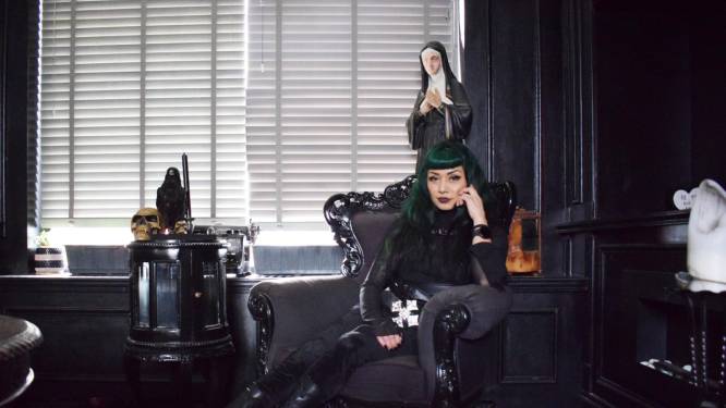 Ana Rosa draagt altijd zwart: 'Ik noem mijn stijl gothic met een Victoriaans tintje'