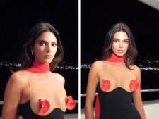 Minirobe à seins nus, Kendall Jenner fait sensation sur la côte d'Azur