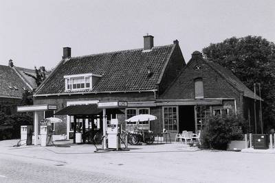 De oude hoefsmederij van Raamsdonk was niet meer te redden, maar wat komt er nu op dit kavel?