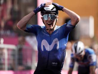 Pelayo Sánchez verslaat Julian Alaphilippe en wint in Giro d’Italia na spektakel op gravelstroken en Toscaanse heuvels