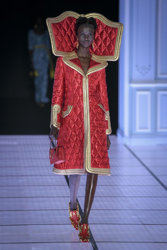 Sfilata Moschino durante la Milano Fashion Week.