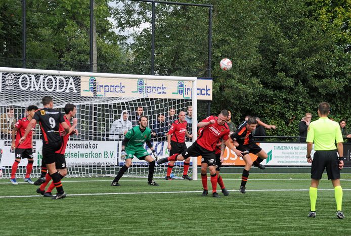Yerseke, hier in actie tegen MZC'11, speelde met 1-1 gelijk bij Zuidland.