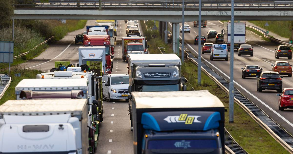 File door botsing op knooppunt Empel bij Den Bosch.