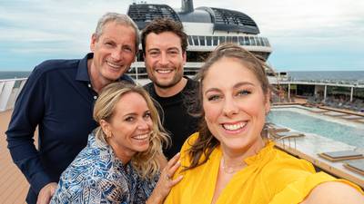 ‘De Verhulstjes’ vertrekken op cruise met maar één grote vraag: “Zijn alle eieren al mee?”