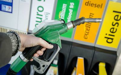 Bestaat de kans dat benzineprijs binnenkort tot boven 2 euro stijgt? “Belgische consument heeft zekere bescherming”