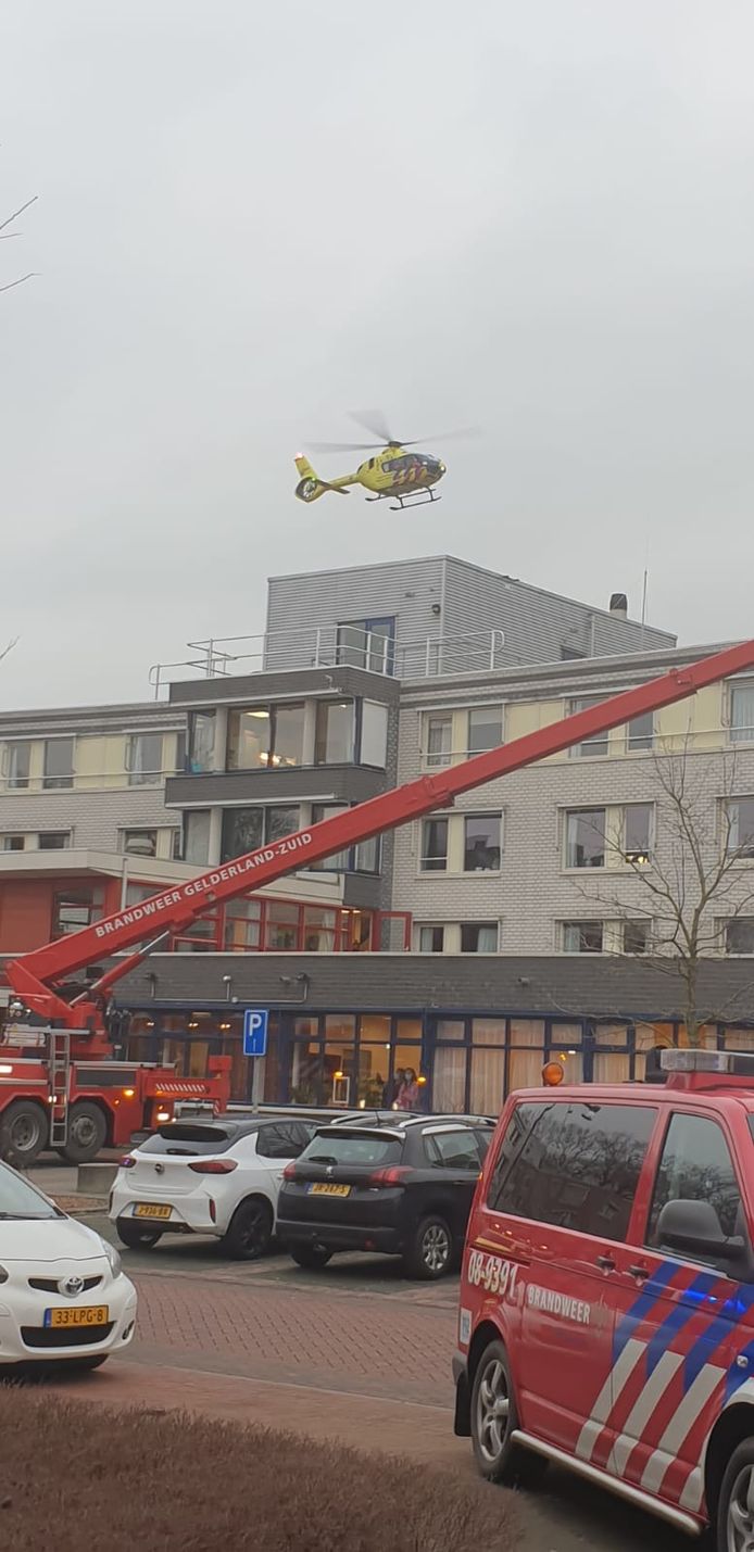 Dode bij brand in bejaardentehuis Zaltbommel, bewoners geëvacueerd