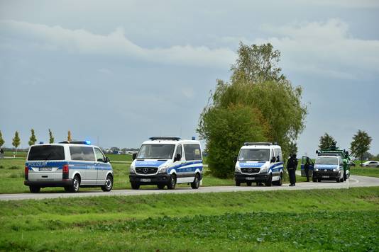 Politie is op zoek naar de daders van de schietpartij in Halle. 