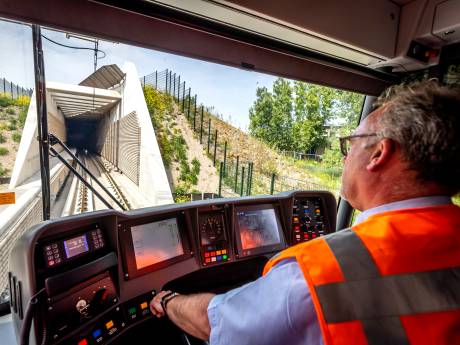 Dertig jaar geleden schreef Lars zijn afstudeerscriptie over een metro naar Hoek van Holland: nu is het zover