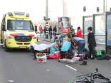 Fietser met spoed naar ziekenhuis na aanrijding op Rijswijkseplein