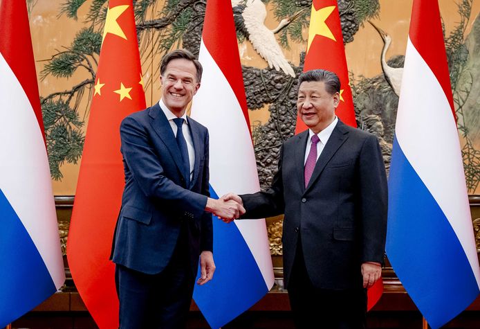 Demissionair minister-president Mark Rutte ontmoet president Xi Jinping woensdag tijdens een werkbezoek aan Volksrepubliek China.