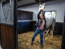 Presentatrice Britt Dekker plaatst zich voor NK dressuur