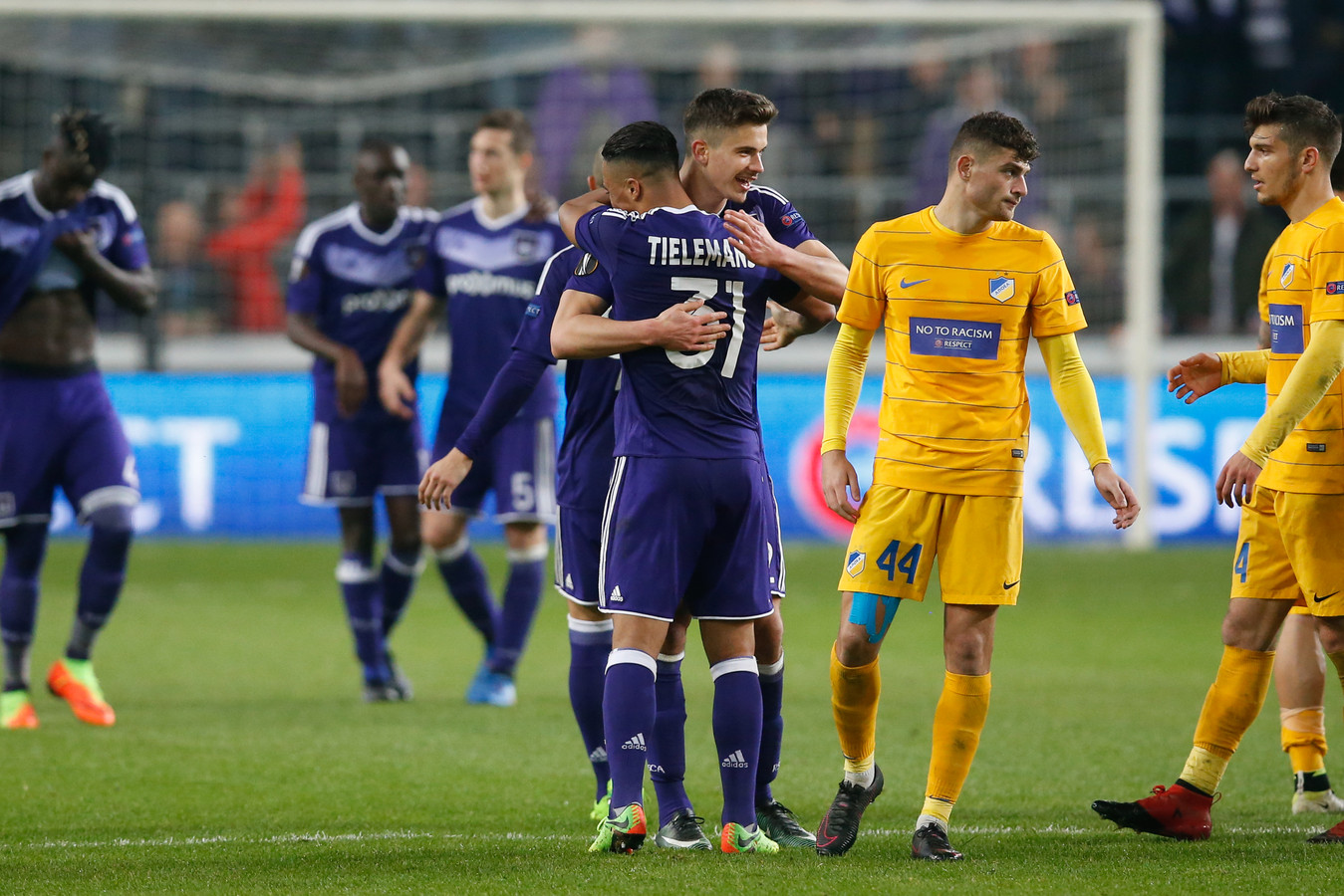 Na Genk ook Anderlecht naar laatste acht | Foto | AD.nl