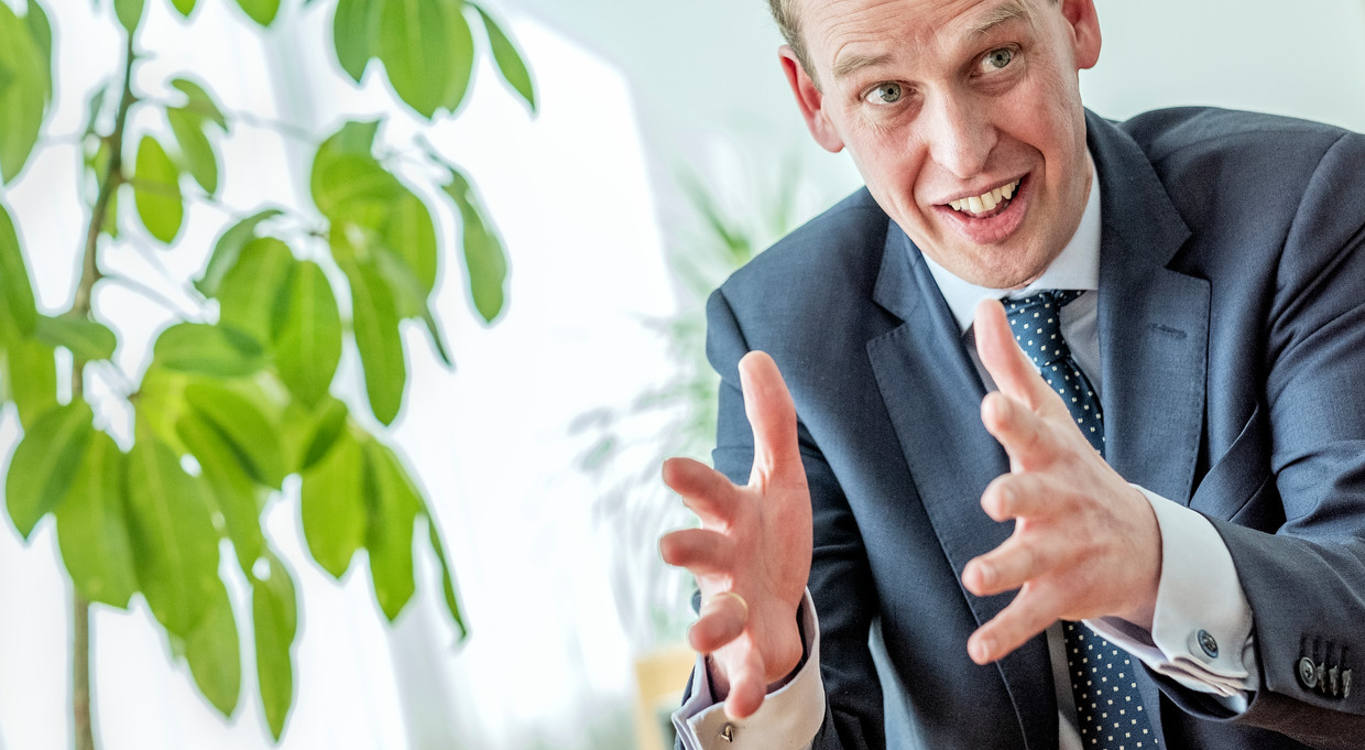 Frank Elderson, toezichtdirecteur van De Nederlandsche Bank. Hij is verantwoordelijk voor het toezicht op banken, voor het toezicht horizontale functies en integriteit en voor juridische zaken. Elderson is lid van de Supervisory Board van de Europese Centrale Bank.  Beeld Patrick Post