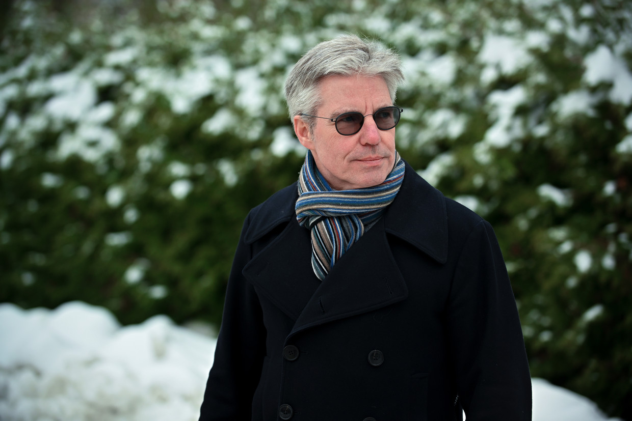 Peter Van De Velde: ‘‘Als leiding­gevende moet je het hoofd koel houden. Door mijn tijd in Congo wist ik dat ik in een gewelddadige omgeving de kalmte kon bewaren.’ Beeld STANISLAV KRUPAR