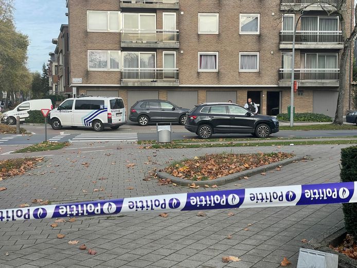 Meisje 16 In Levensgevaar Na Aanrijding Op Zebrapad Aan Kortrijkse 