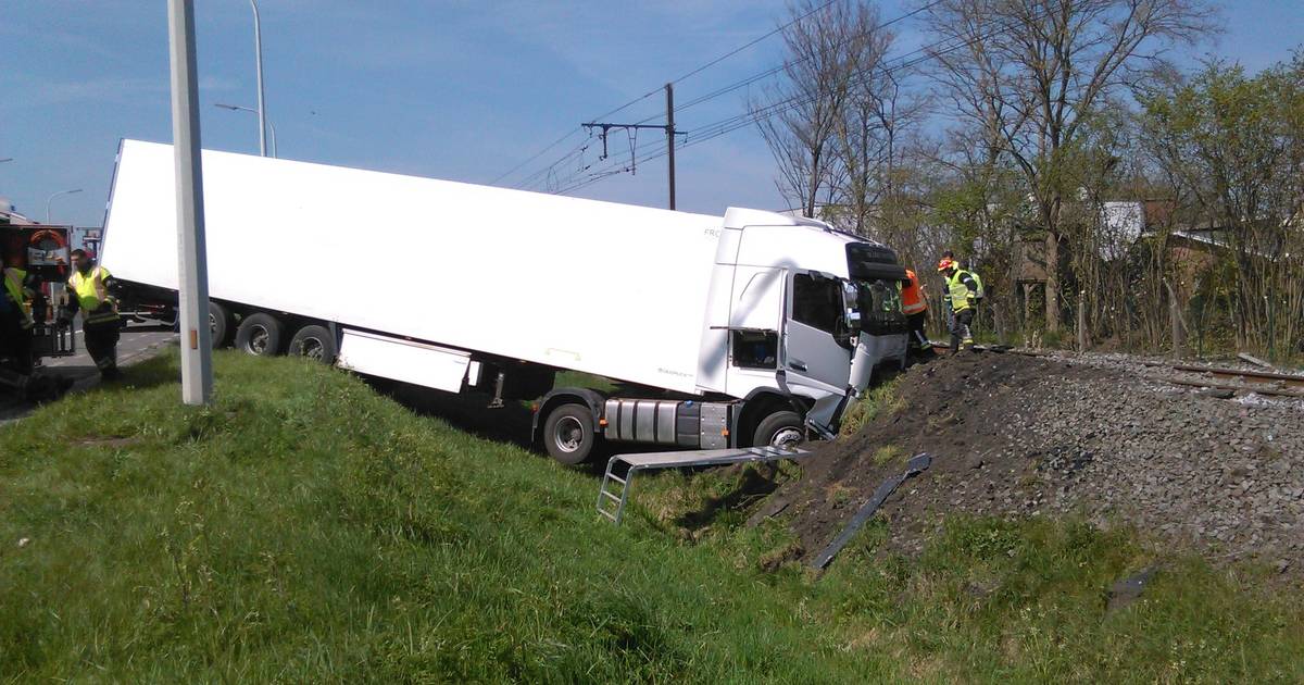 Geen treinverkeer tussen Poperinge en Ieper door ongeval ...