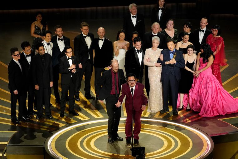 Grote winnaar bij de Oscars was de film Everything Everywhere All at Once. Beeld Chris Pizzello/Invision/AP