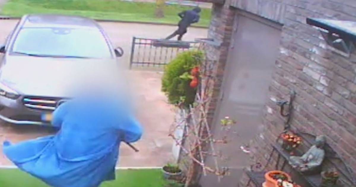 Overvallers doen alsof ze pakket bezorgen in Den Bosch, bewoner jaagt ze weg met golfclub.