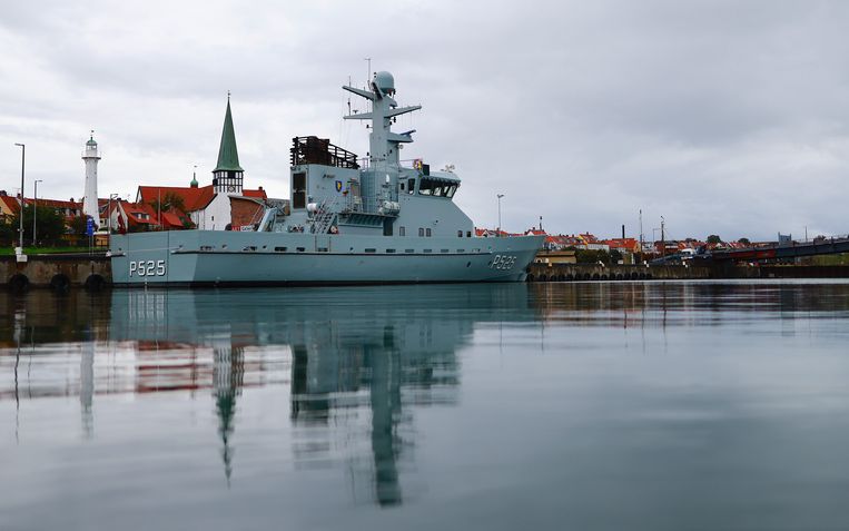 Een Deens marineschip in de haven van het eiland Bornholm.  Beeld ANP / EPA