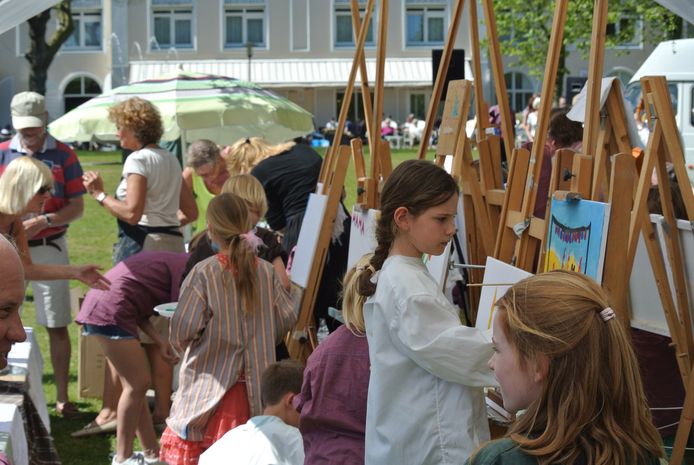 Kinderen kunnen in navolging van Jan Toorop en Piet Mondriaan het Zeeuwse licht schilderen.