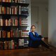 ‘Met boeken voed ik ook mijn activistische kant’: de boekenkast van Nadia Nsayi