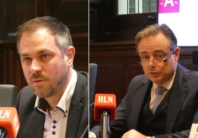 Youri Segers, CEO van Digipolis en burgemeester Bart De Wever maandagmorgen op de persconferentie.