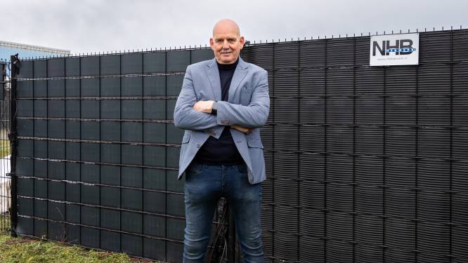 Tonnie van der Heijden gelooft in zijn uitvinding: zonnepanelen ingevlochten in hekwerk