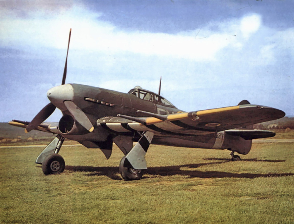 Hawker typhoon. Хоукер Тайфун самолет. Hawker Typhoon MK.IB. Истребитель Тайфун второй мировой. Тайфун самолет второй мировой.