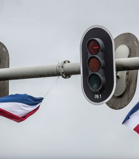 Gemeente Meppel haalt omgekeerde vlaggen weg na signalen inwoners