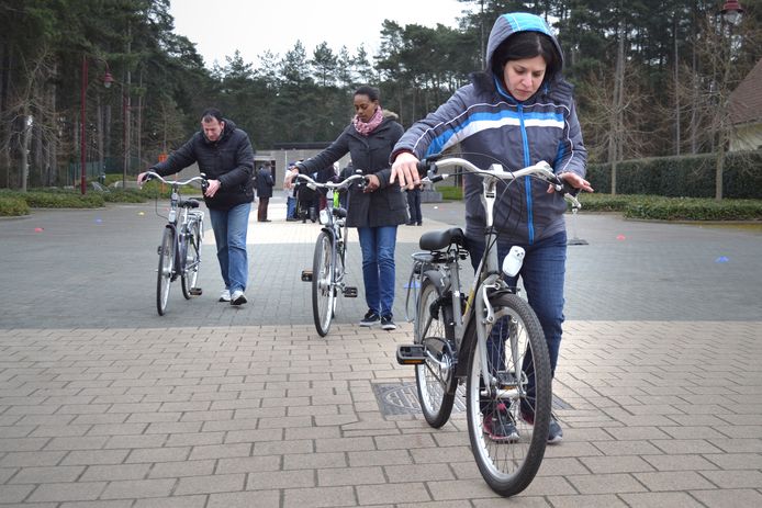 AVERBODE-volwassenen leren fietsen