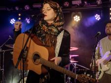 Noem Camilla Blue vooral geen hokjesmuzikant: ‘Dan maar iets minder commercieel, daar zit ik niet mee’