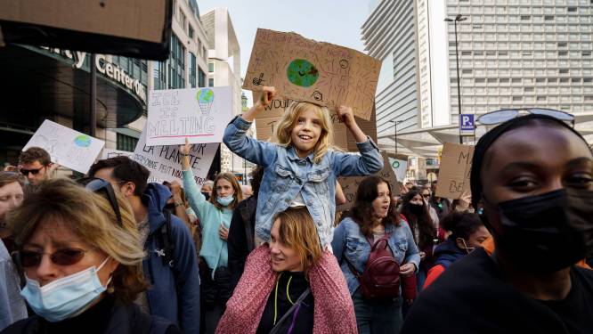11.11.11 plant mini-klimaatmars in Lichtervelde