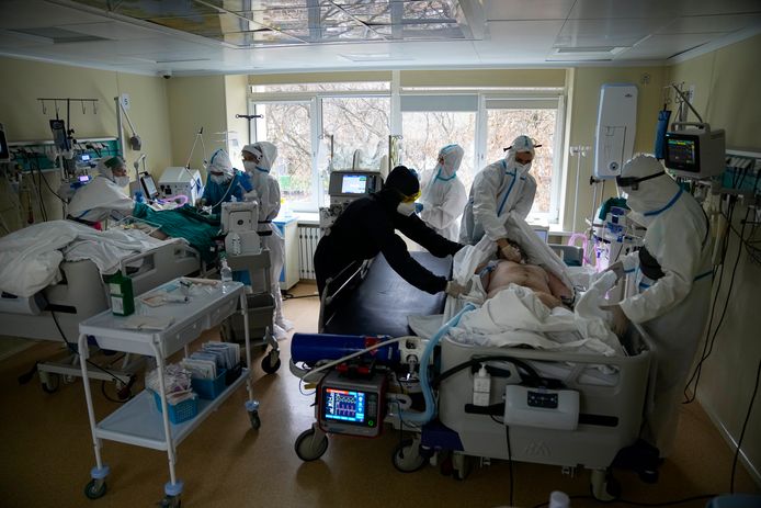 Patients atteints de Covid-19 dans un hôpital de Moscou.