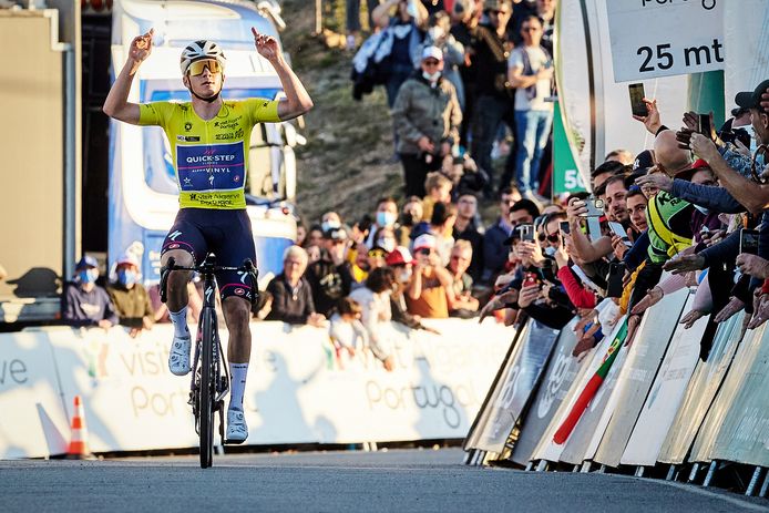 Evenepoel vierde op bescheiden wijze zijn tweede eindzege in de Ronde van de Algarve.