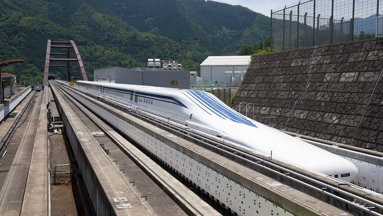 Japan test 's werelds snelste trein